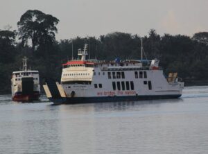 tenggelamnya kapal van der wijck full movie with malay subtitle